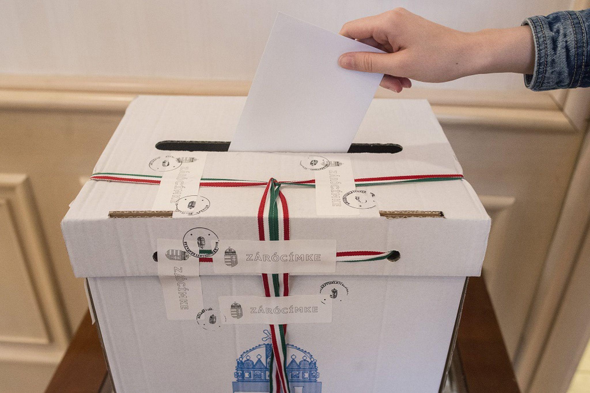 A bizonytalanok mítosza: miért nehéz megszólítani a párt nélkülieket?