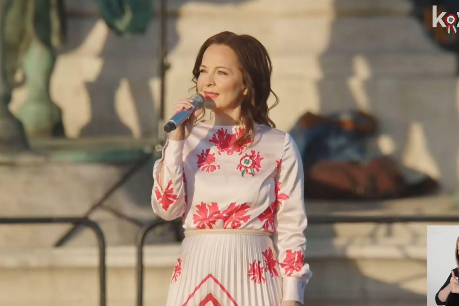 Egymás után mondták le Szekeres Adrien fellépéseit, miután fellépett a Tisza Nemzeti Menetén