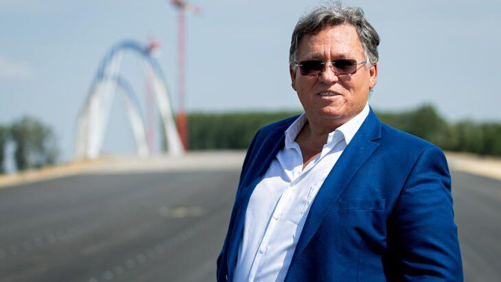 6 milliárdért építhet 1,5 kilométernyi utat és egy csomópontot a Szijjártót jachtoztató vállalkozó