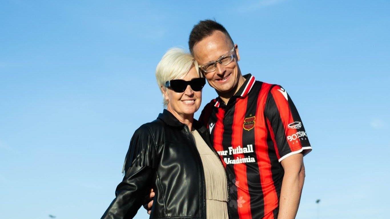 Szijjártó felesége biztosra ment: megvásárolta a dunakeszi házuk utcájában lévő üres telkeket