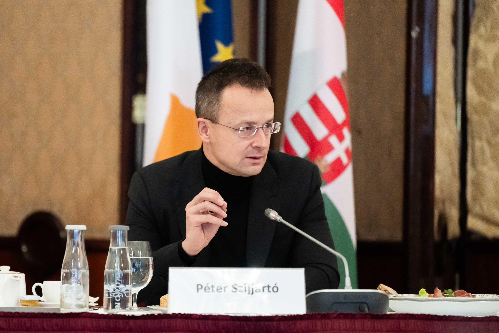 Szijjártó Péter ismét „megfenyegetett” több uniós nagykövetet 