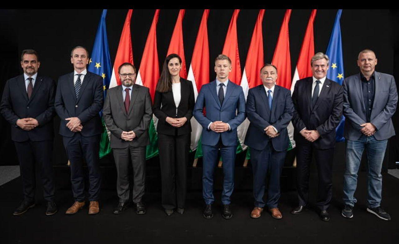 Több százmilliárd forintot kell gyorsan előteremtenie a Tiszának, hogy ne megszorításokkal kezdje a kormányzást