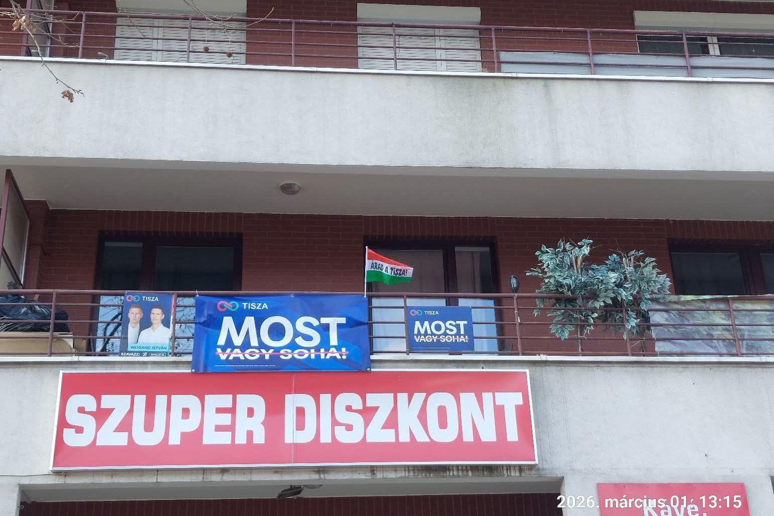 Levetette a Tisza-molinót az erkélyről a közös képviselő