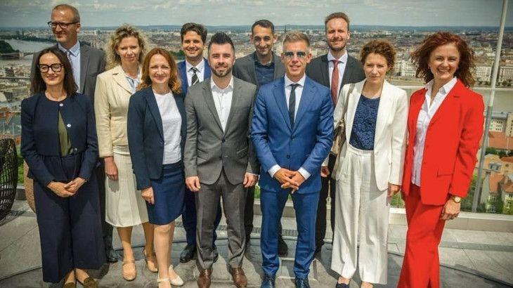 Nyilvános a TISZA EP-képviselőinek vagyonnyilatkozata
