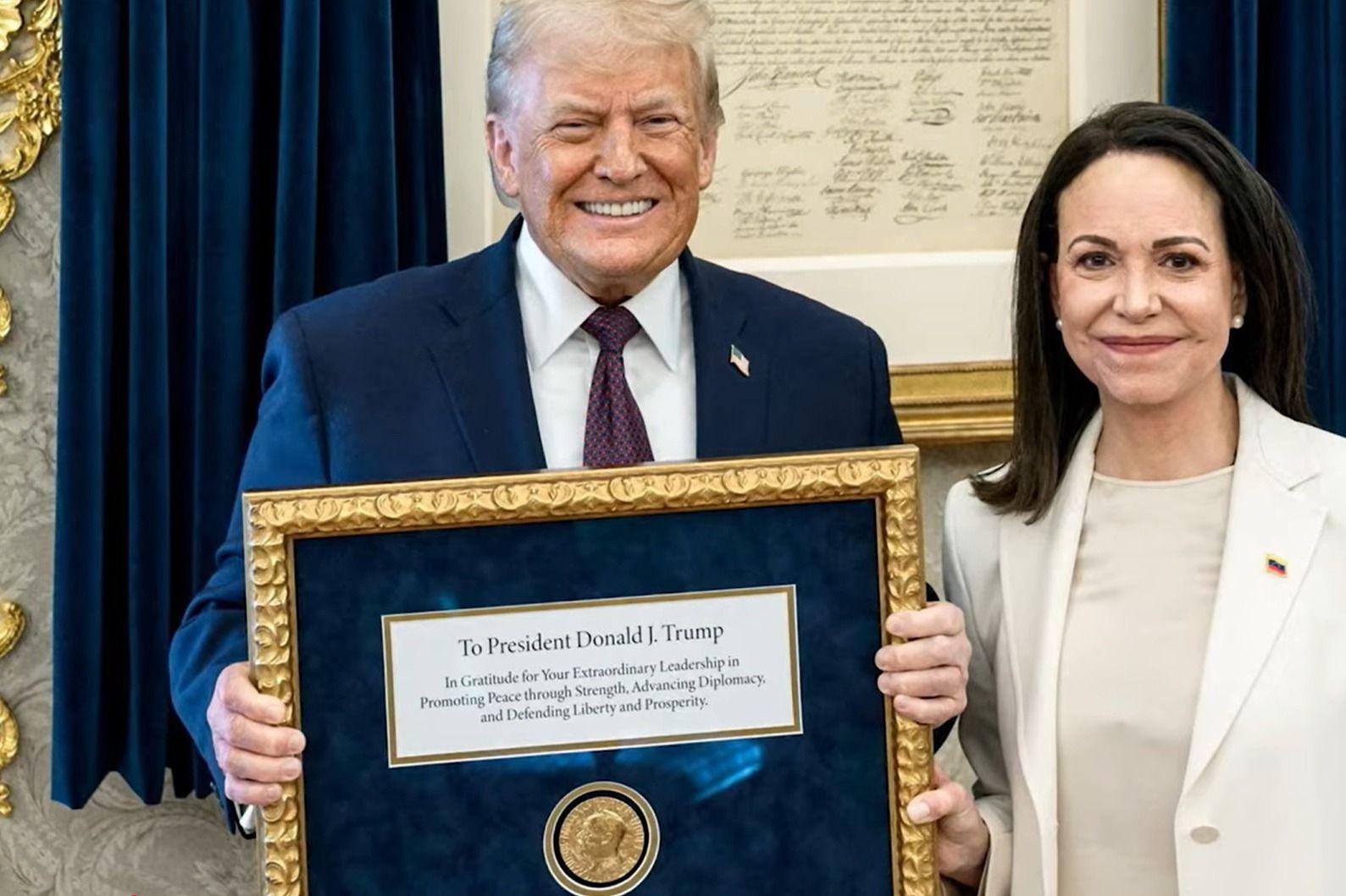 Trump végül megszerezte: a venezuelai ellenzéki vezető átadta neki a Nobel-békedíját