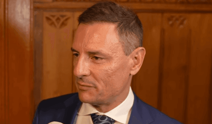 Tuzson Bence egy nappal azelőtt triplázta meg egy díj jutalmát, hogy a bizalmasának adta 