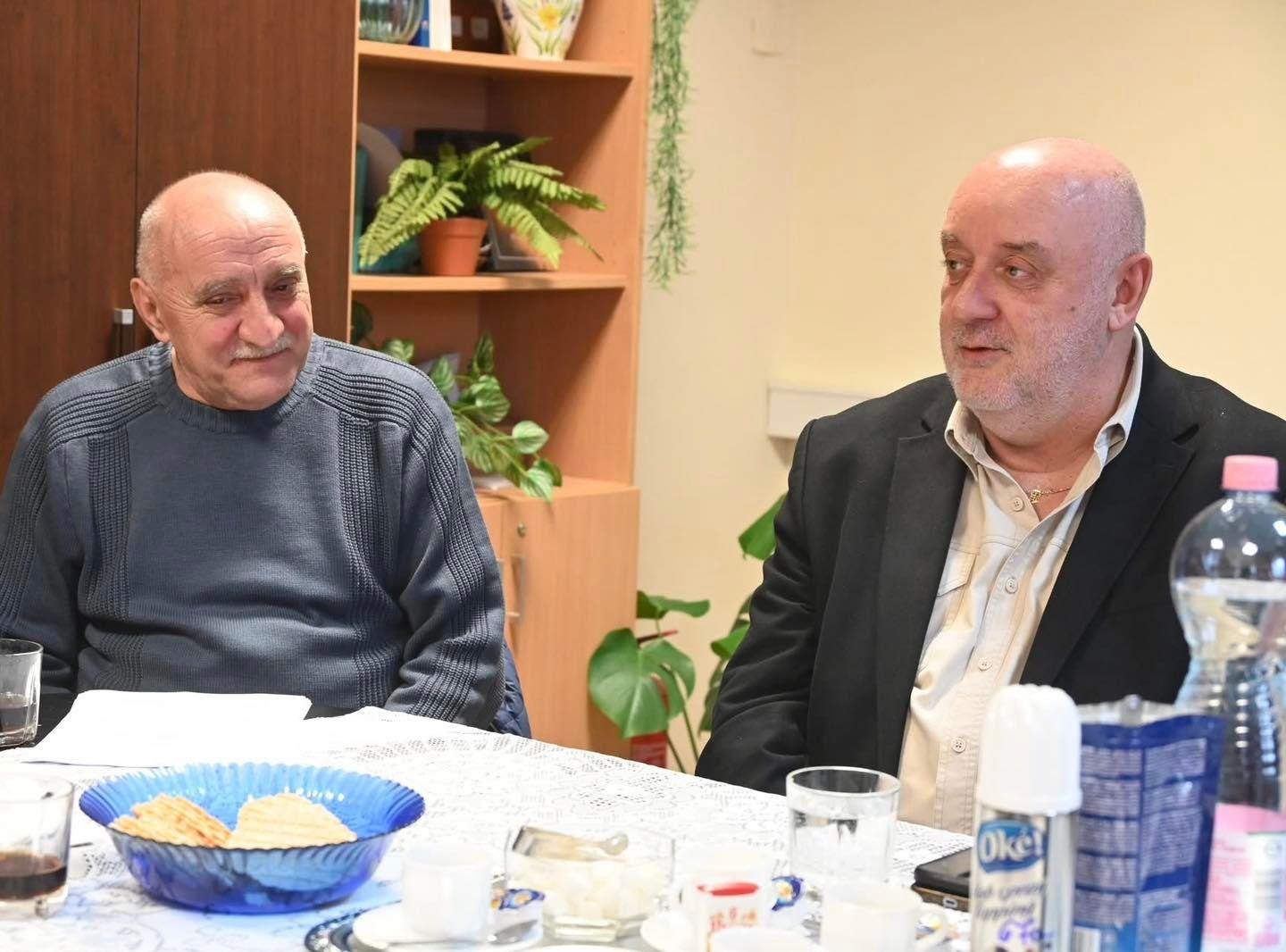 Hadházy Ákos leleplezett még egy polgármestert, aki EU-s pénzből építette meg a vendégházát 