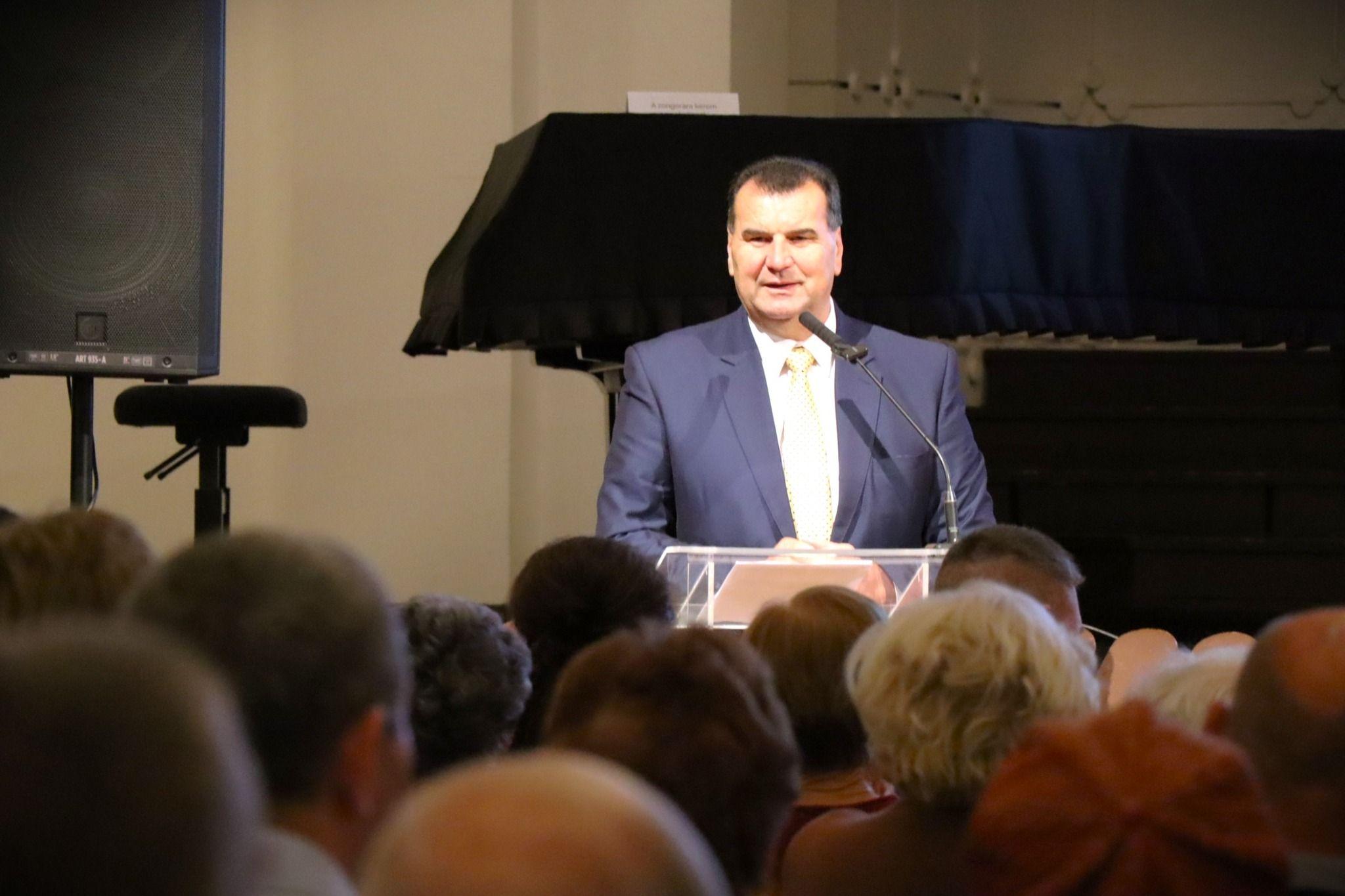 Turbófokozatra kapcsolt a Fidesz generációváltása