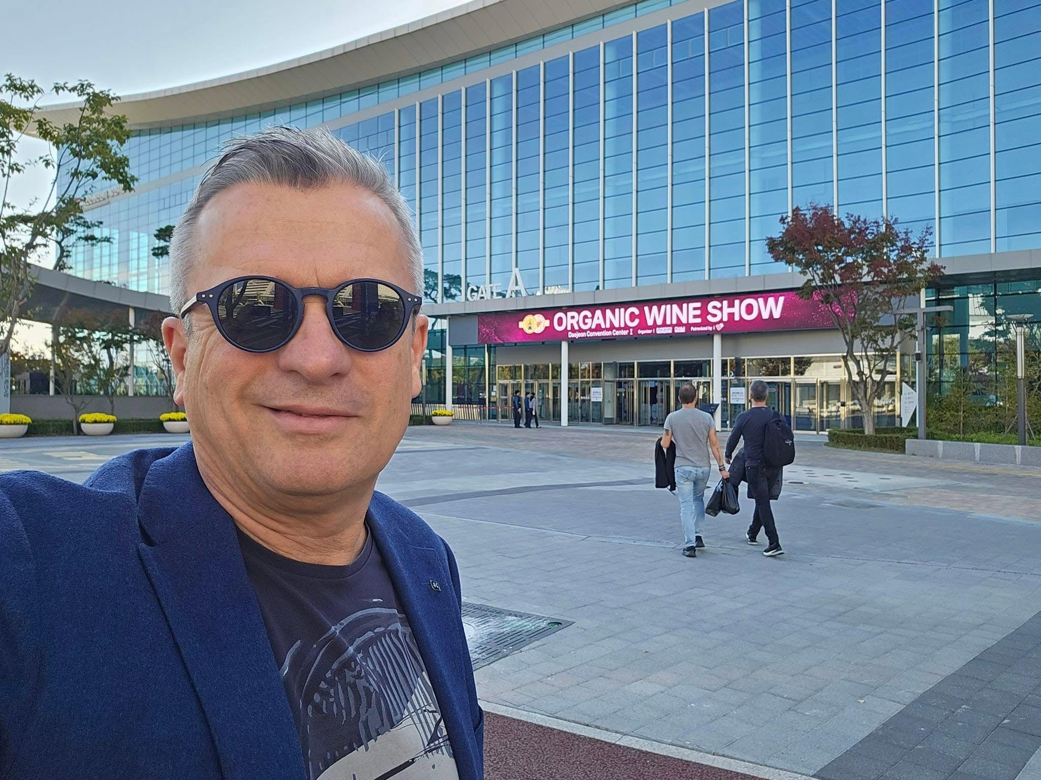 Nem árulja el a Miniszterelnökség, hogy milyen borügyi tanácsokat adott kétmillióért Balásy Gyula