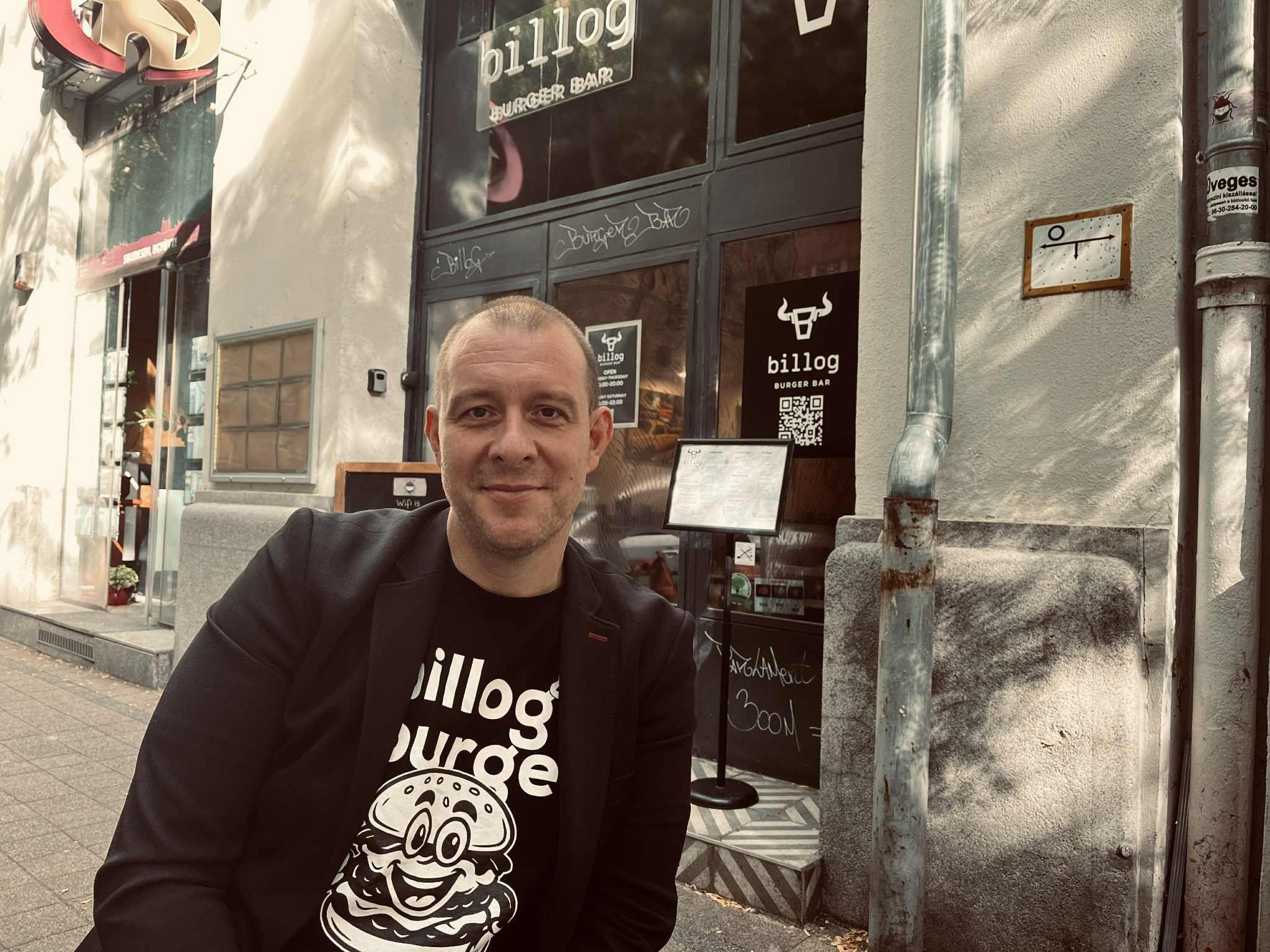 Szilágyi László, az ország első közéleti hamburgerezőjének alapítója: Ellenzéki vagyok, hülyeségellenzéki!