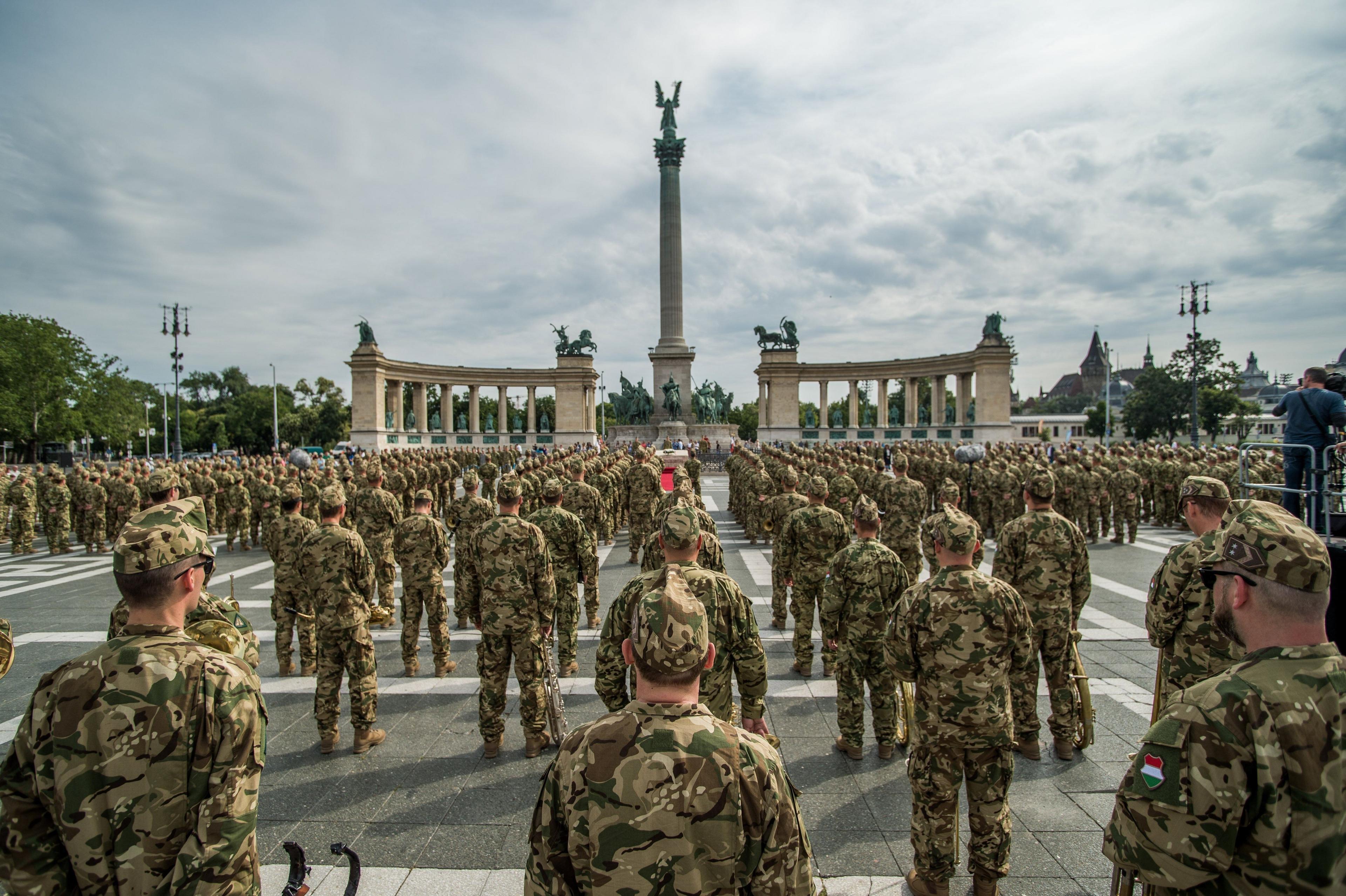 „A TISZA Nem állítja vissza a sorkötelességet!” — Ruszin-Szendi Romulusz a Fidelitasnak üzent